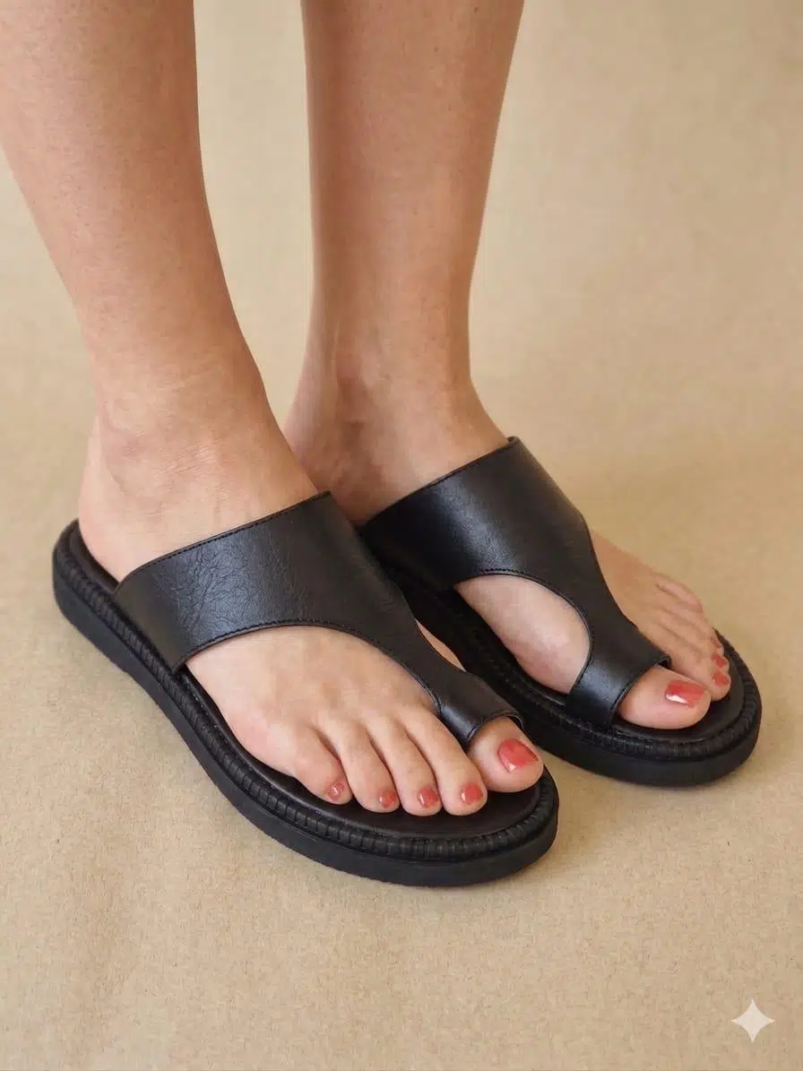 Büyük Numara Bayan Deri Parmak Arası Terlik - Siyah