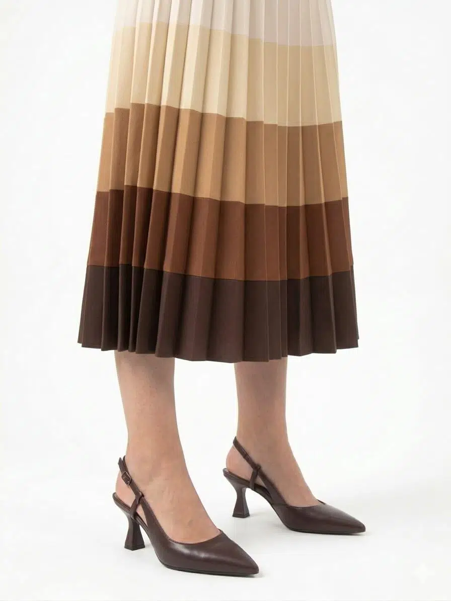 Klasik Direkli Arkası Açık Büyük Numara Bayan Ayakkabısı - Kahve